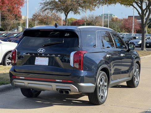 Used 2024 Hyundai Palisade Limited image 4