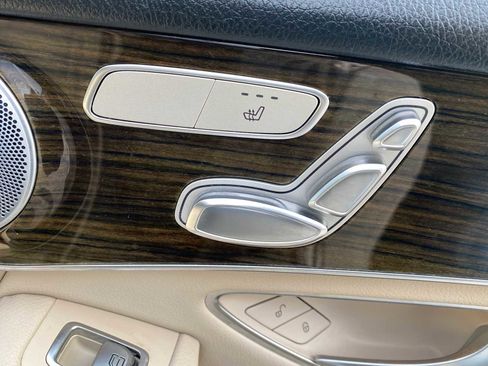 Used 2019 Mercedes-Benz GLC 300 GLC 300 image 28