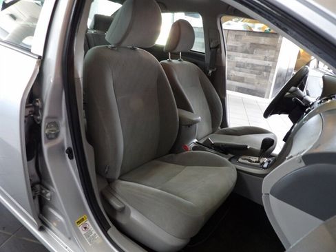 Used 2010 Toyota Corolla image 22