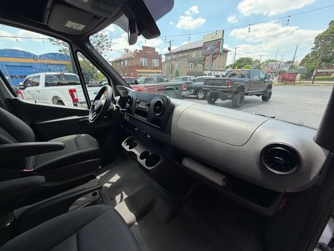 Used 2019 Mercedes-Benz Sprinter 170 image 22