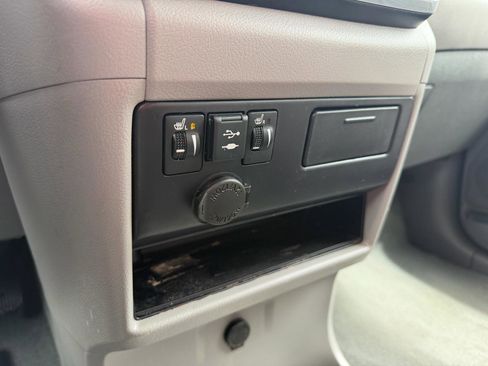 Used 2019 Toyota Sienna XLE FWD image 22