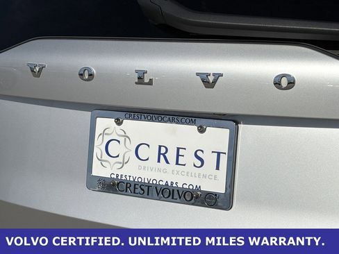 Certified 2022 Volvo XC90 T6 Momentum w/ Advanced Package image 8