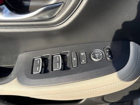Used 2024 Honda HR-V EX-L image 16