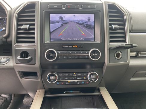 Used 2020 Ford Expedition XLT w/ Equipment Group 202A RWD image 14