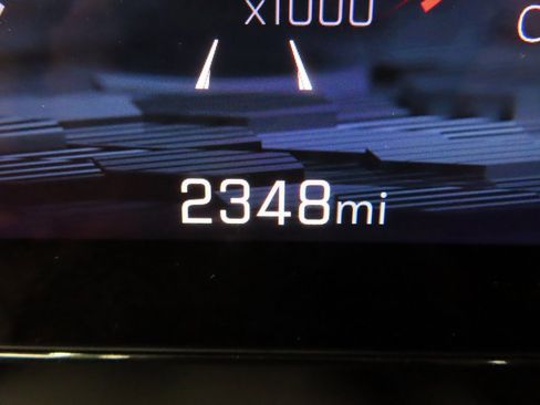 Used 2025 Chevrolet Suburban High Country image 12