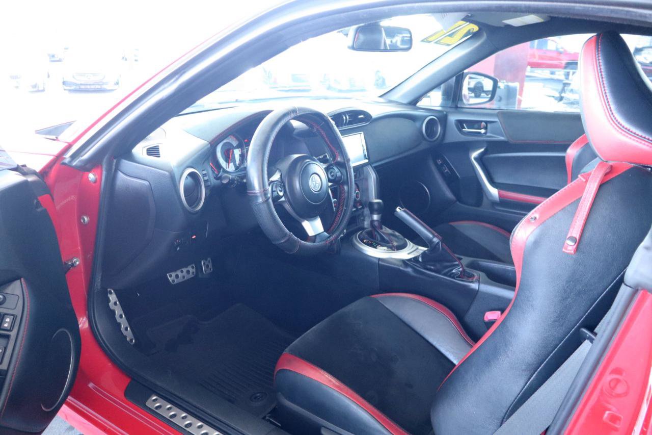 Used 2020 Toyota 86 RWD image 16