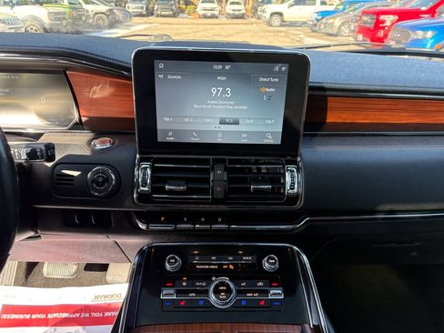 Used 2020 Lincoln Navigator Reserve w/ Equipment Group 208A Reserve image 19