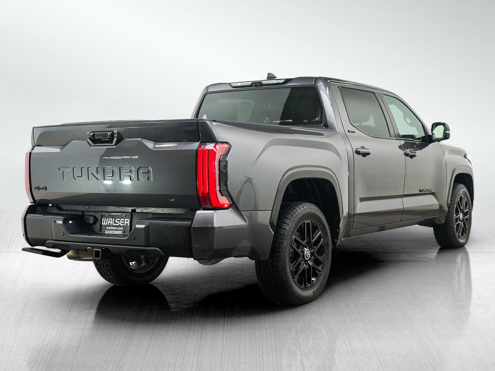 Used 2024 Toyota Tundra Limited AWD/4WD image 5