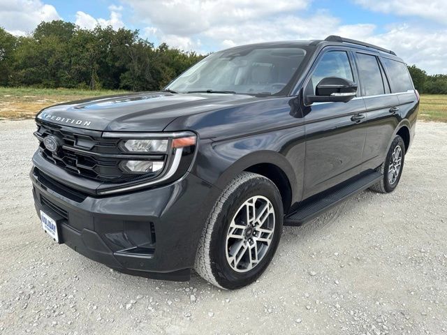 Used 2025 Ford Expedition Active AWD/4WD image 1