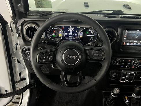 Certified 2023 Jeep Wrangler Unlimited image 38