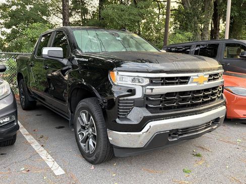 Used 2023 Chevrolet Silverado 1500 LT AWD/4WD image 3