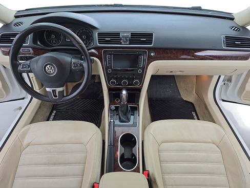 Used 2013 Volkswagen Passat 2.5 SEL Premium image 9