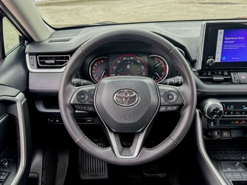 Used 2023 Toyota RAV4 XLE Premium image 23