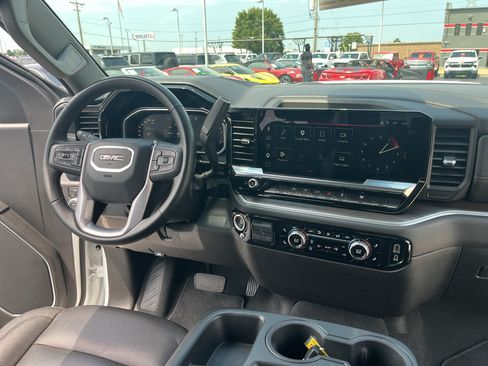 Used 2026 GMC Sierra 1500 SLT AWD/4WD image 44