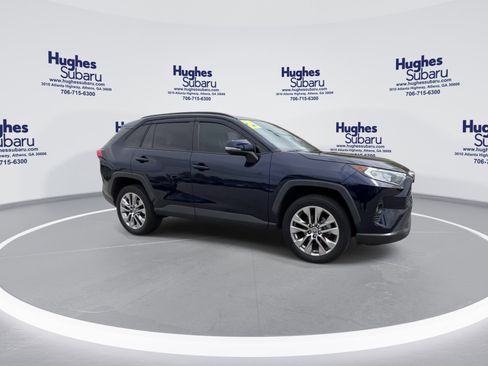 Used 2021 Toyota RAV4 XLE Premium image 3