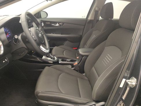 Used 2019 Kia Forte S w/ S Premium Package FWD image 17