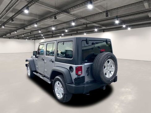 Used 2018 Jeep Wrangler Unlimited Sport w/ Connectivity Group image 5