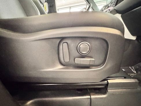 Used 2023 Land Rover Defender 110 S image 27