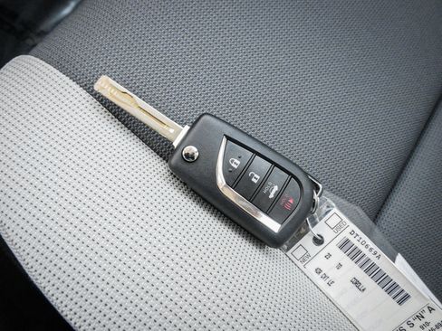 Used 2023 Toyota Corolla LE image 34