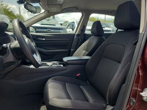 Used 2024 Nissan Altima 2.5 SV FWD image 16