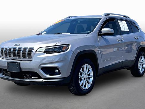 Used 2019 Jeep Cherokee Latitude w/ Cold Weather Group AWD/4WD image 1