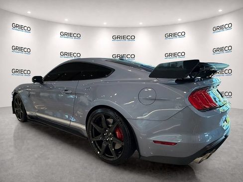 Used 2022 Ford Mustang Shelby GT500 w/ Carbon Fiber Track Pack RWD image 4