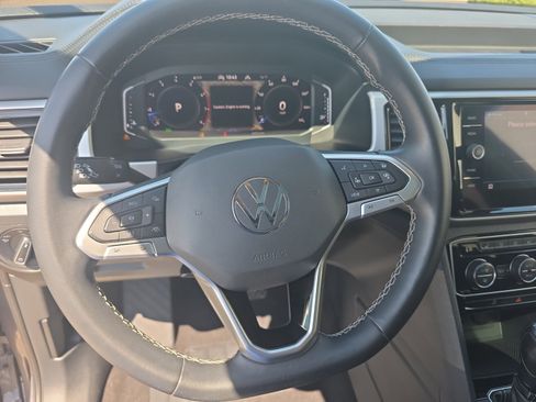 Used 2022 Volkswagen Atlas SEL image 9