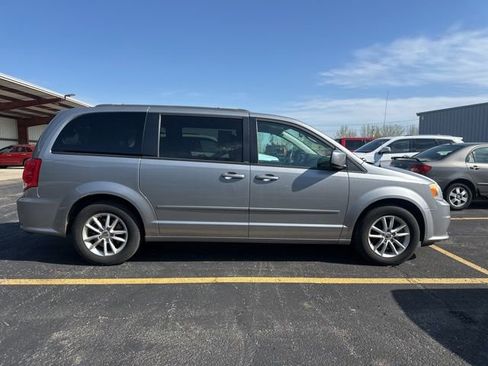 Used 2014 Dodge Grand Caravan SXT image 6