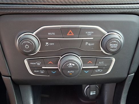Used 2023 Dodge Charger SXT w/ Plus Group RWD image 15