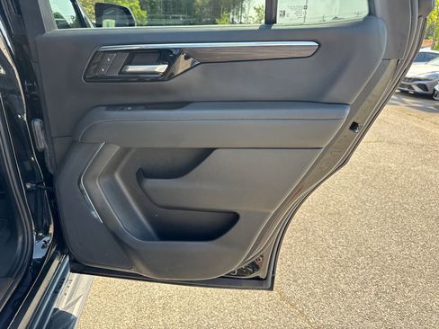 Used 2025 Chevrolet Tahoe LT AWD/4WD image 16
