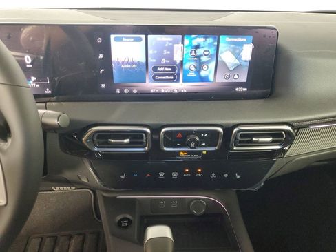 New 2026 Nissan Sentra SV w/ SV Convenience Package FWD image 16
