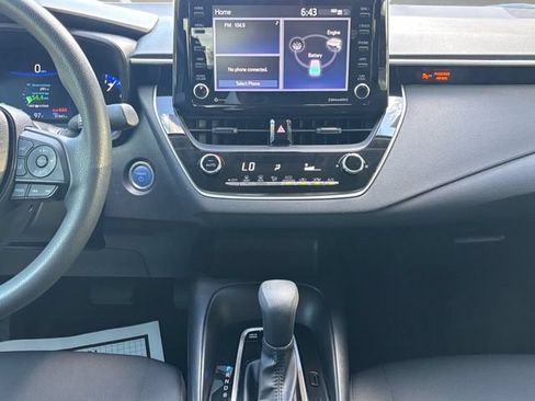 Used 2022 Toyota Corolla LE FWD image 4