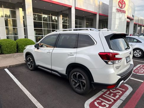 Used 2023 Subaru Forester Touring w/ Popular Package #2 AWD/4WD image 4