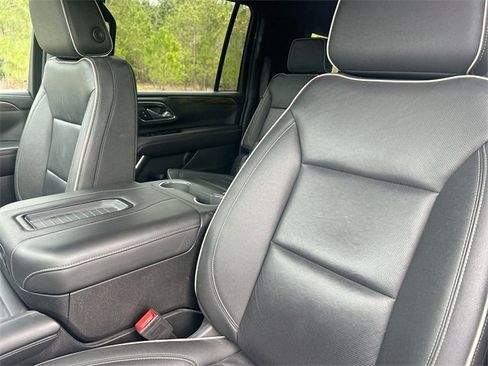 Used 2023 Chevrolet Suburban Premier image 15