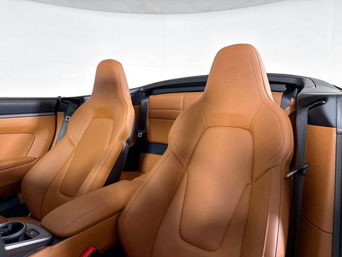 Certified 2026 Porsche 911 Carrera 4S AWD/4WD image 5