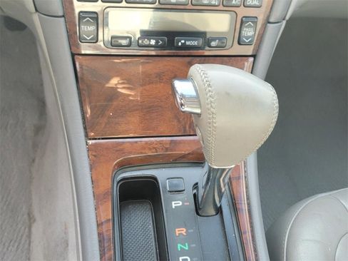 Used 2004 Toyota Avalon image 25