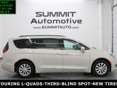 Used 2017 Chrysler Pacifica Touring-L w/ 13 Speaker Alpine Sound Group