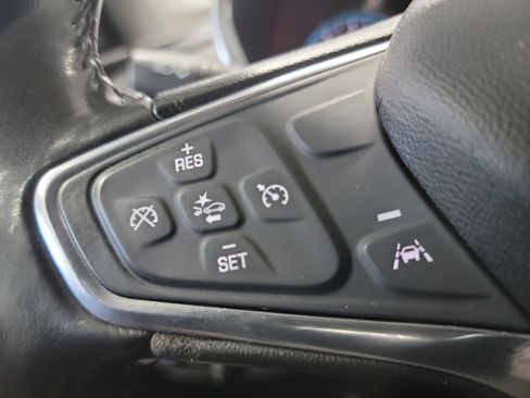 Used 2019 Chevrolet Equinox LT w/ Driver Convenience Package FWD image 33