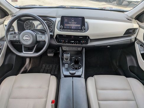 Used 2022 Nissan Rogue SV w/ SV Premium Package image 16