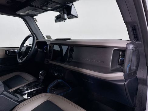 Used 2024 Ford Bronco Wildtrak image 28