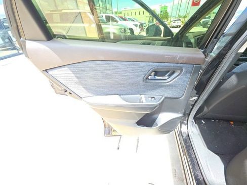 Used 2023 Nissan Rogue SV FWD image 22