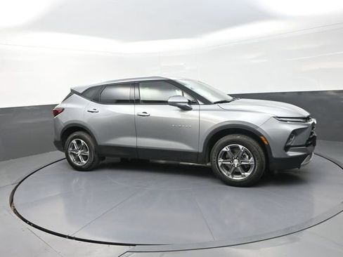 Used 2025 Chevrolet Blazer LT FWD image 30