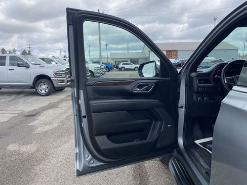 Used 2023 Chevrolet Tahoe Premier AWD/4WD image 12