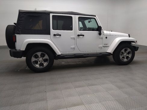 Used 2017 Jeep Wrangler Unlimited Sahara image 10