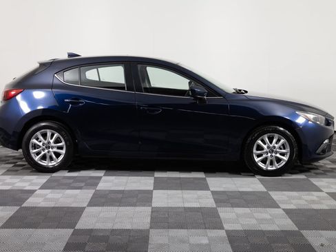 Used 2016 MAZDA MAZDA3 i Touring w/ Popular Equipment Package FWD image 9