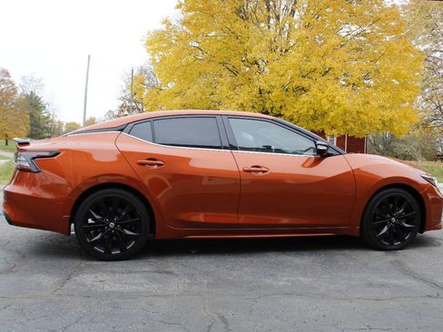 Used 2019 Nissan Maxima SR w/ Premium Package image 13