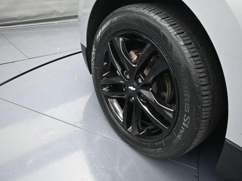 Certified 2020 Chevrolet Equinox LT w/ Sport Edition image 29