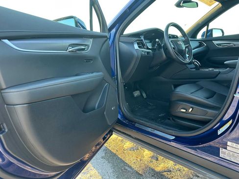 Used 2025 Cadillac XT6 Luxury image 22