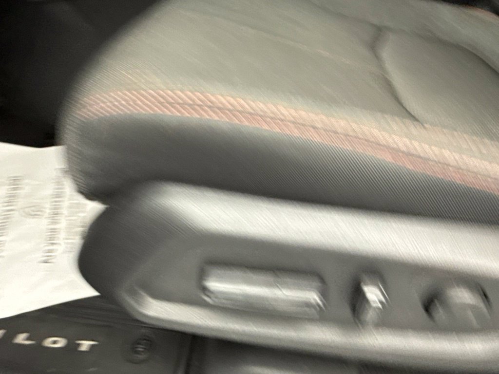 Certified 2025 Honda Pilot Sport image 19