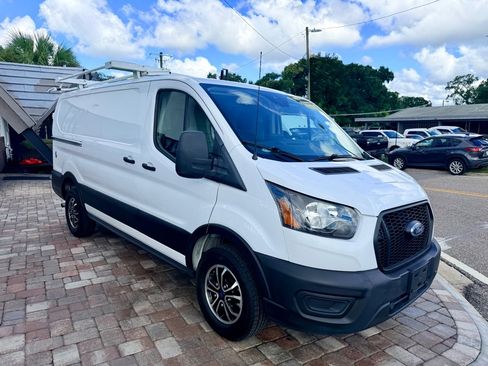 Used 2021 Ford Transit 250 Low Roof RWD image 4